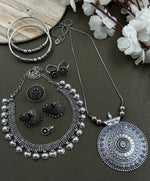 Load image into Gallery viewer, SIMRAN 7 PIECE CHAIN PENDANT JEWELLERY SET COMBO