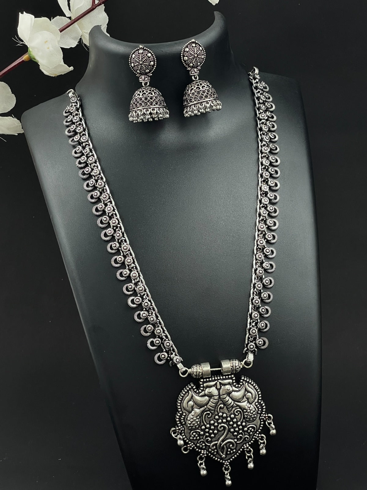 JIVIKA OXIDISED PENDANT jewellery SET