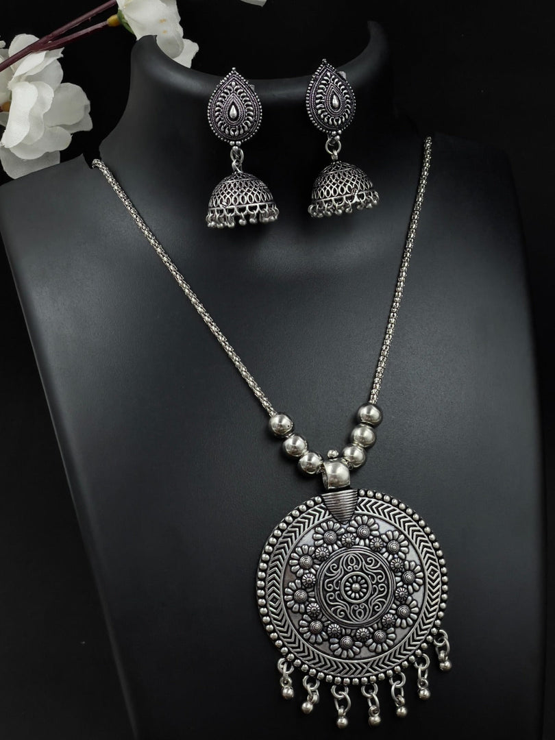 FORUM BRASS OXIDISED JEWELLERY SET