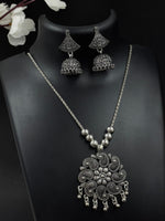 Load image into Gallery viewer, RUMI BRASS OXIDISED PENDANT JEWELLERY SET