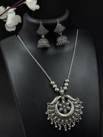 Load image into Gallery viewer, RUMI BRASS OXIDISED PENDANT JEWELLERY SET