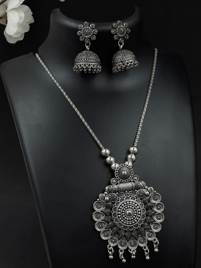 MEHR BRASS OXIDISED PENDANT JEWELLERY SET