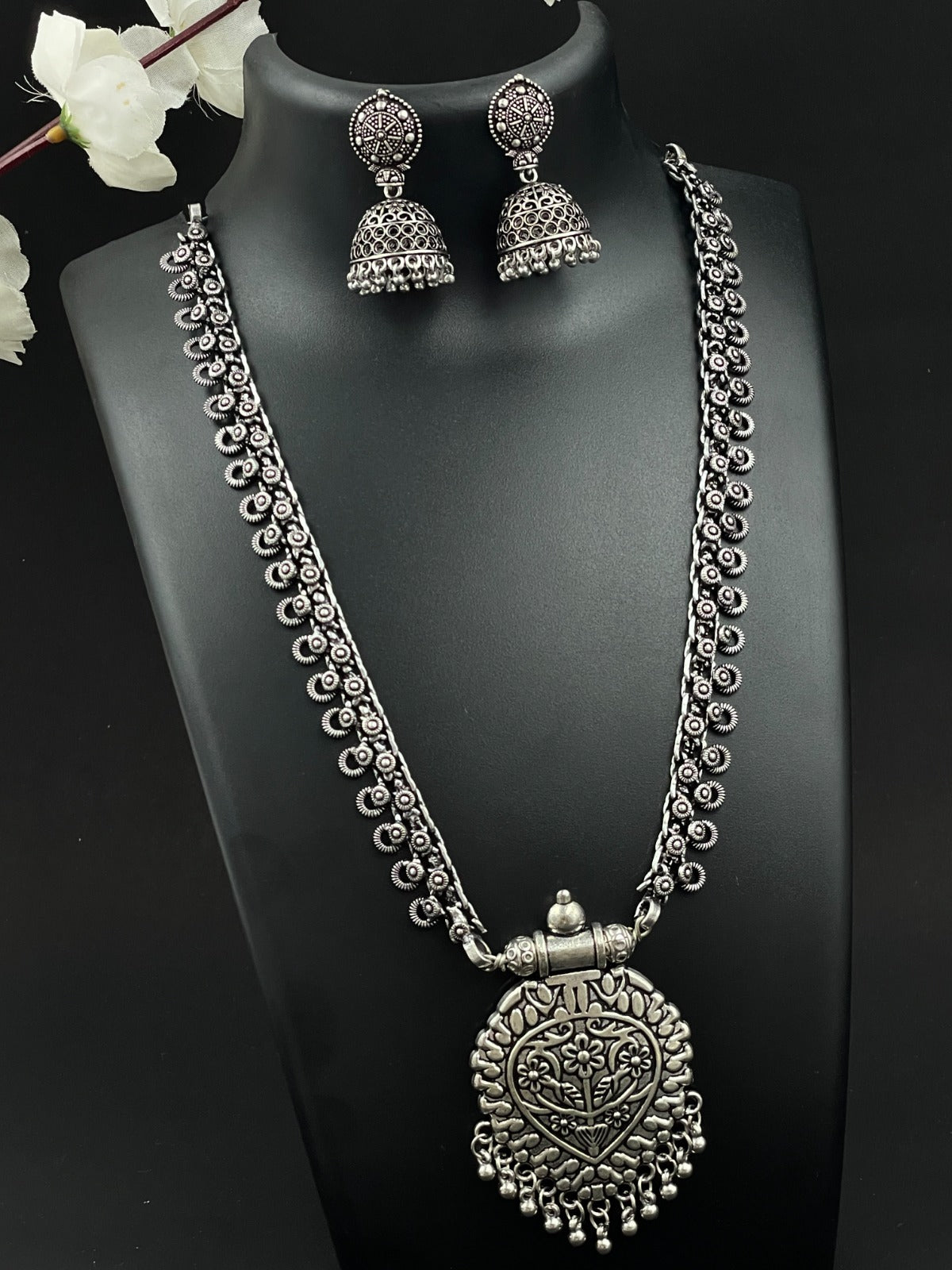 JIVIKA OXIDISED PENDANT jewellery SET