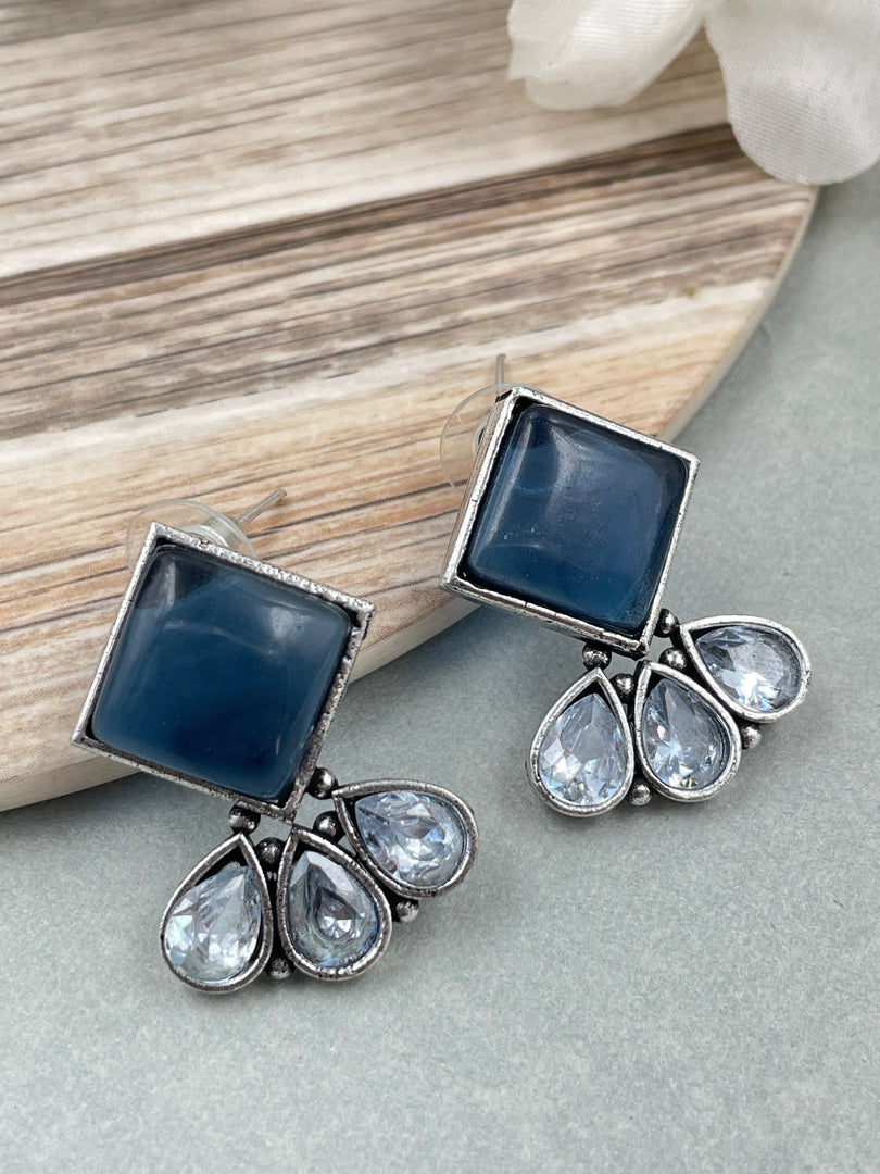 Riya Stud Stone earrings