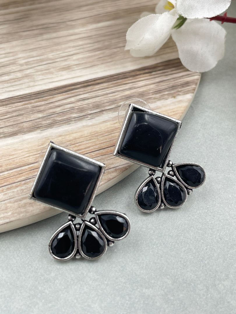 Riya Stud Stone earrings