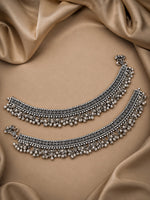 Load image into Gallery viewer, Vaishnavi  Designer Oxidised Silver Anklet