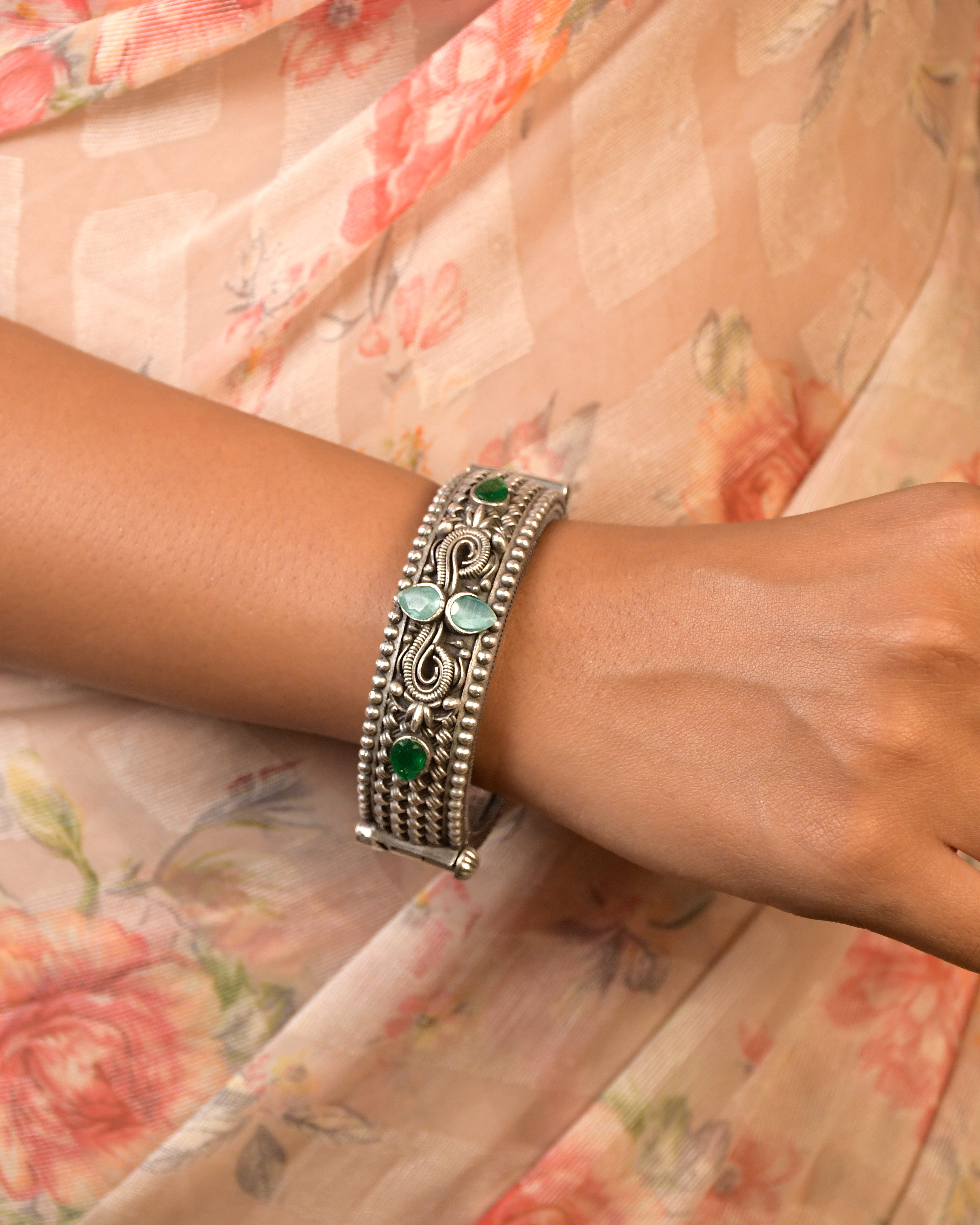 Anvi Silver Lookalike Stone Bangle