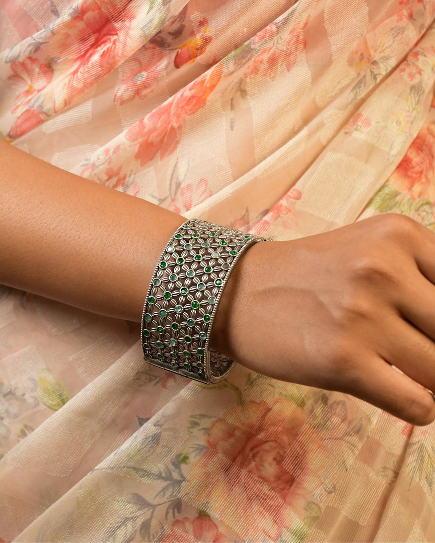 Kanvika Pair Of Stone Bangles
