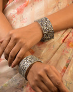 Load image into Gallery viewer, Kanvika Pair Of Stone Bangles
