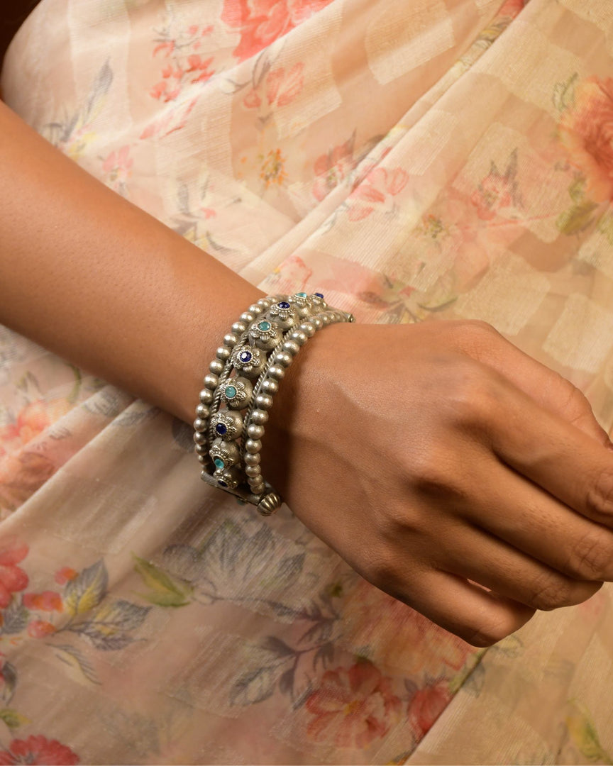 Reva Pair Of Stone Bangles