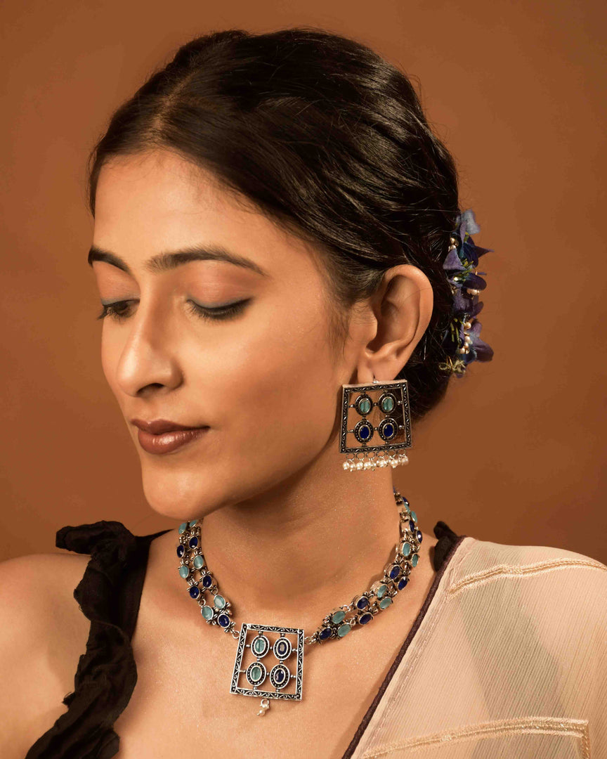 Vanee Stone Necklace Set
