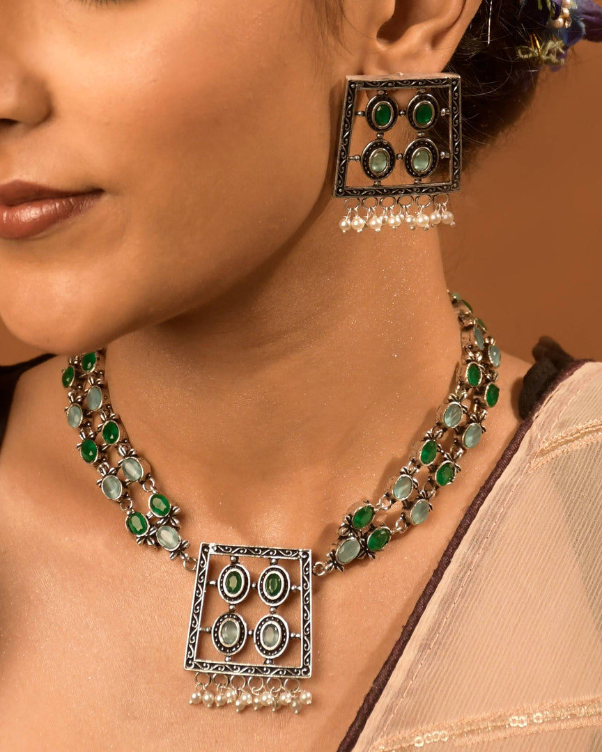 Vanee Stone Necklace Set