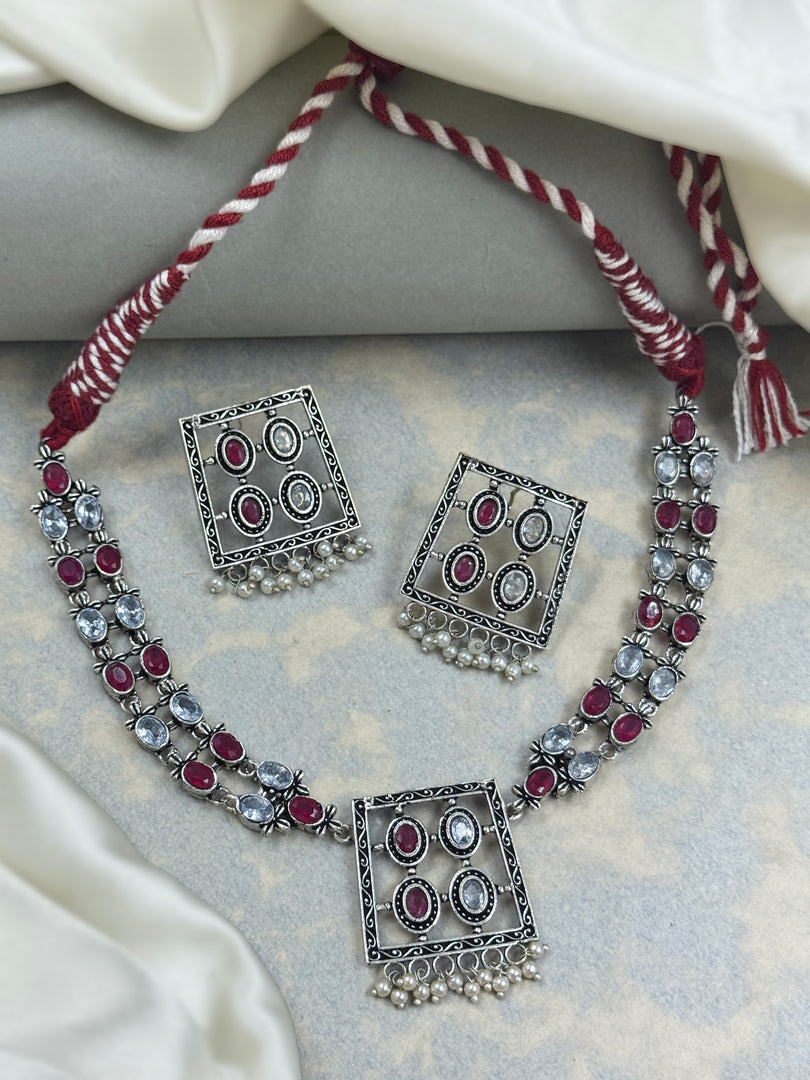 Vanee Stone Necklace Set