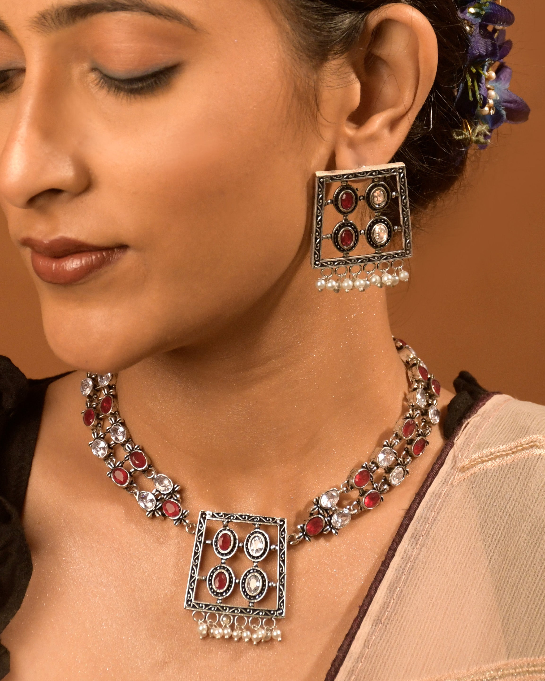 Vanee Stone Necklace Set