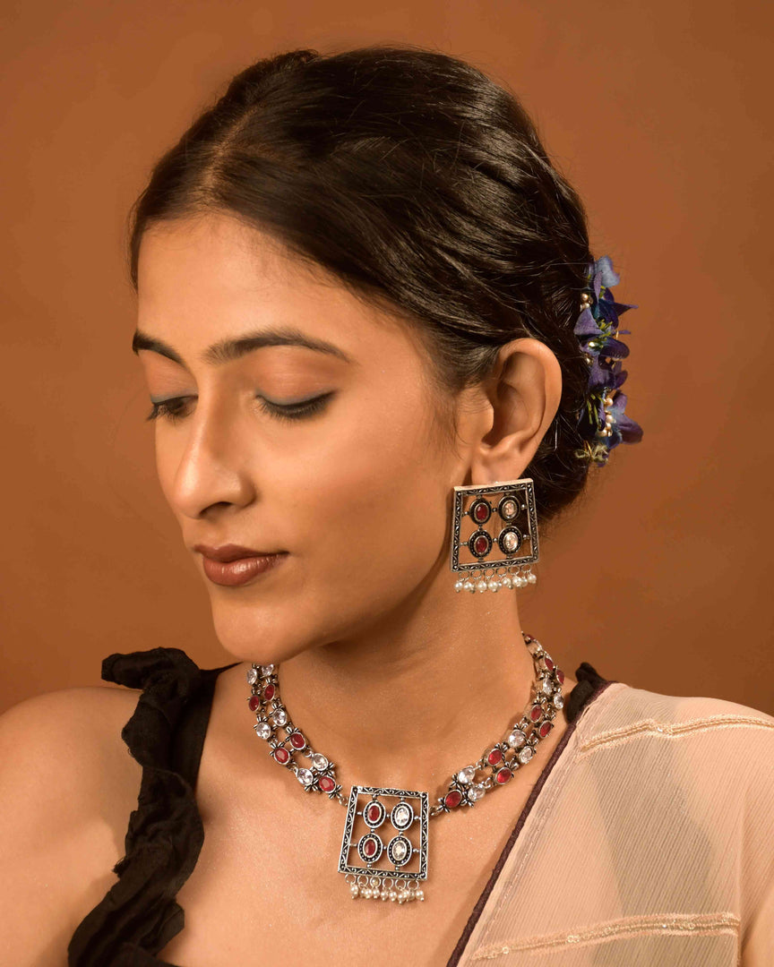 Vanee Stone Necklace Set
