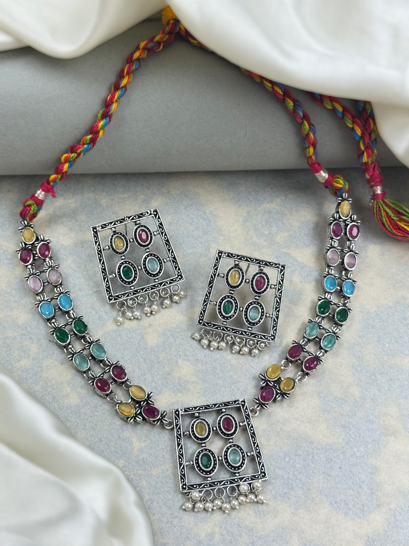 Vanee Stone Necklace Set