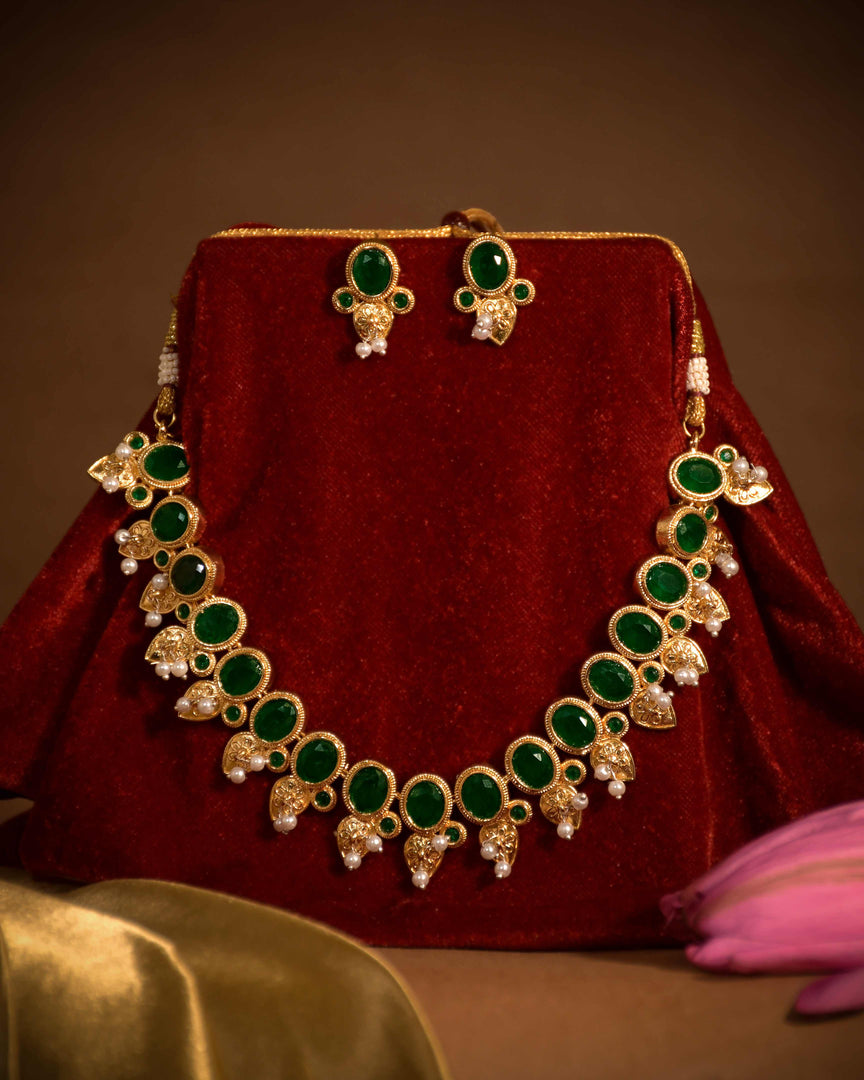 Noor Stone Necklace Set