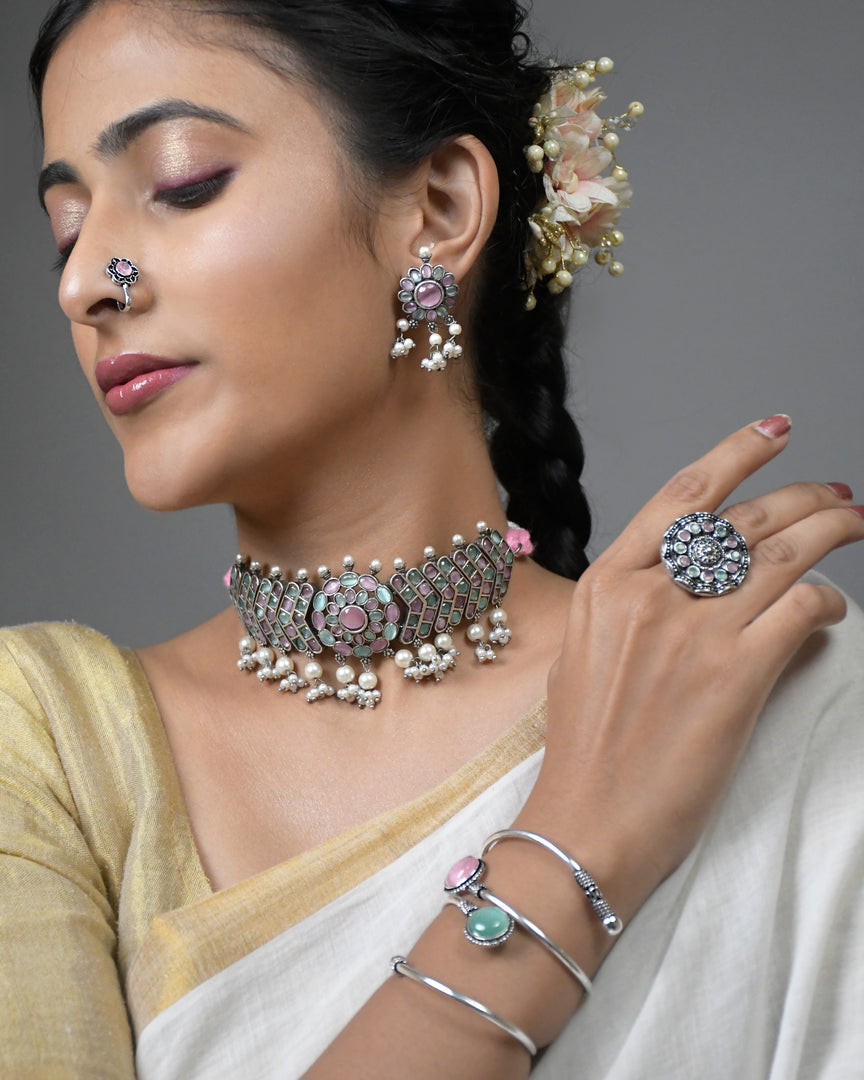 Aarvi Stone Jewellery Set