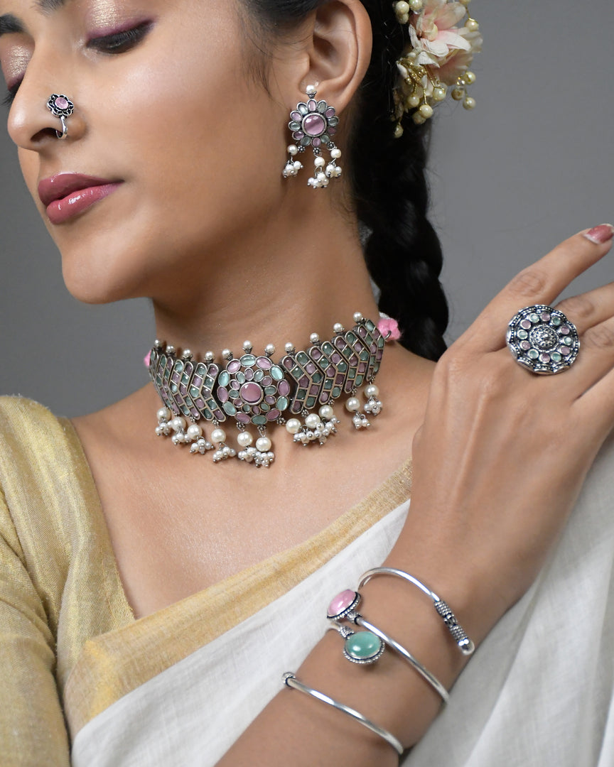 Aarvi Stone Jewellery Set