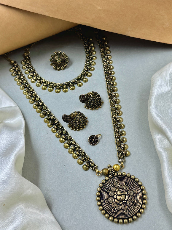 Jiya Golden Jewellery Set