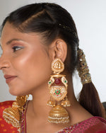 Load image into Gallery viewer, Saanvi Golden Earrings