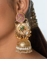 Load image into Gallery viewer, Mehira Golden Earrings