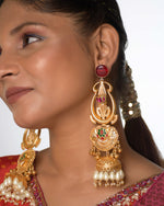 Load image into Gallery viewer, Crimson Golden Earrings