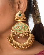 Load image into Gallery viewer, Suvarna Golden Earrings
