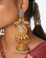Load image into Gallery viewer, Ridhima Golden Earrings