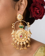 Load image into Gallery viewer, Myra Golden Earrings