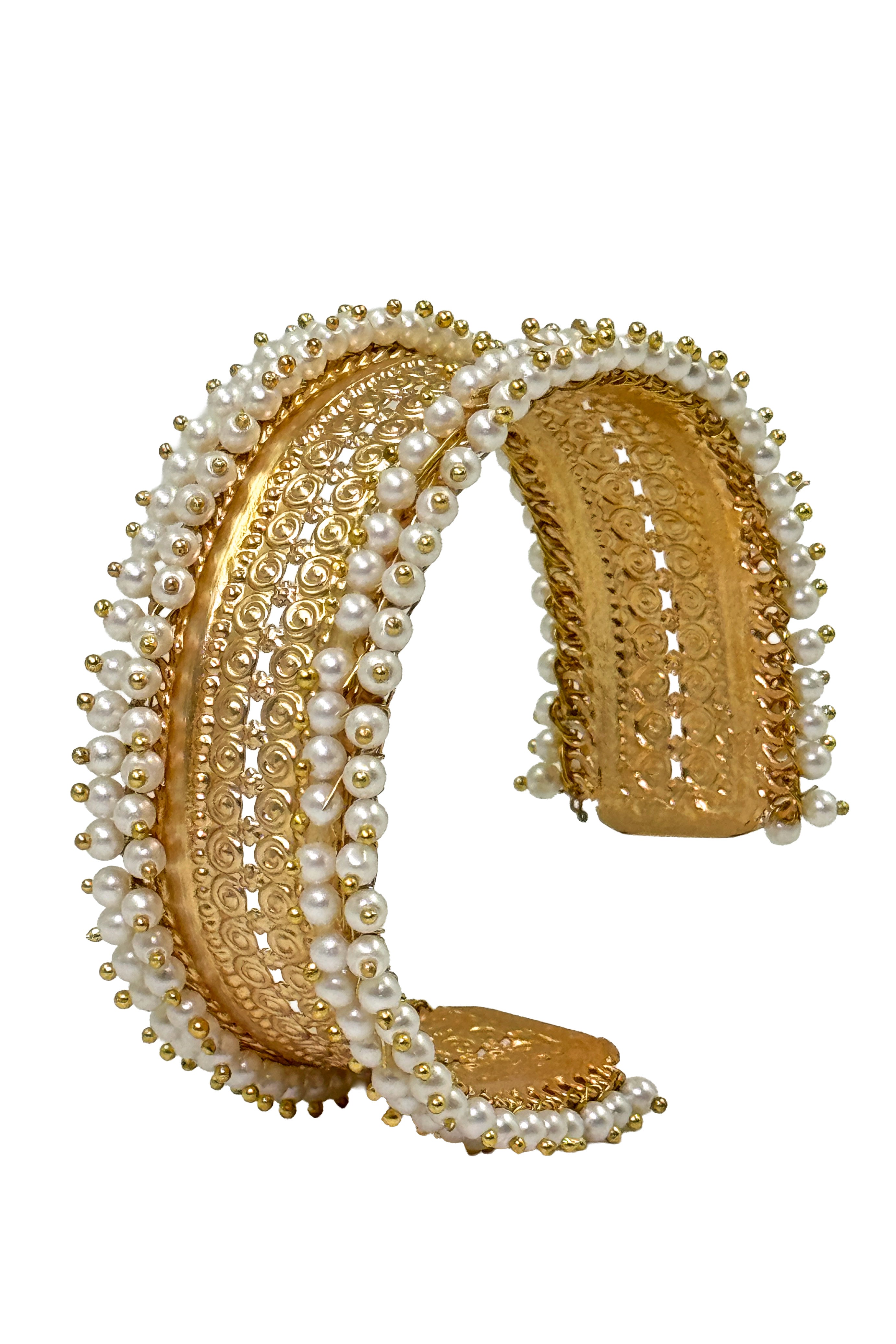 HANDMADE SPIRAL PATTERN KADA WITH PEARLS
