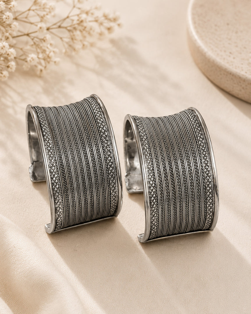 TRADITIONAL SILVERLOOKALIKE KADA