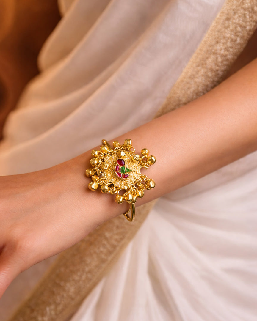 VIHANGINI GOLD KADA