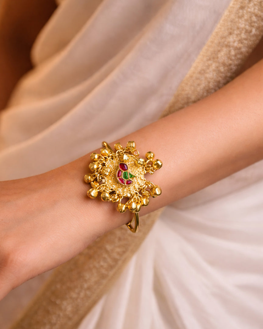 VIHANGINI GOLD KADA