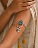 Load image into Gallery viewer, Yashi Brass Arm Cuff