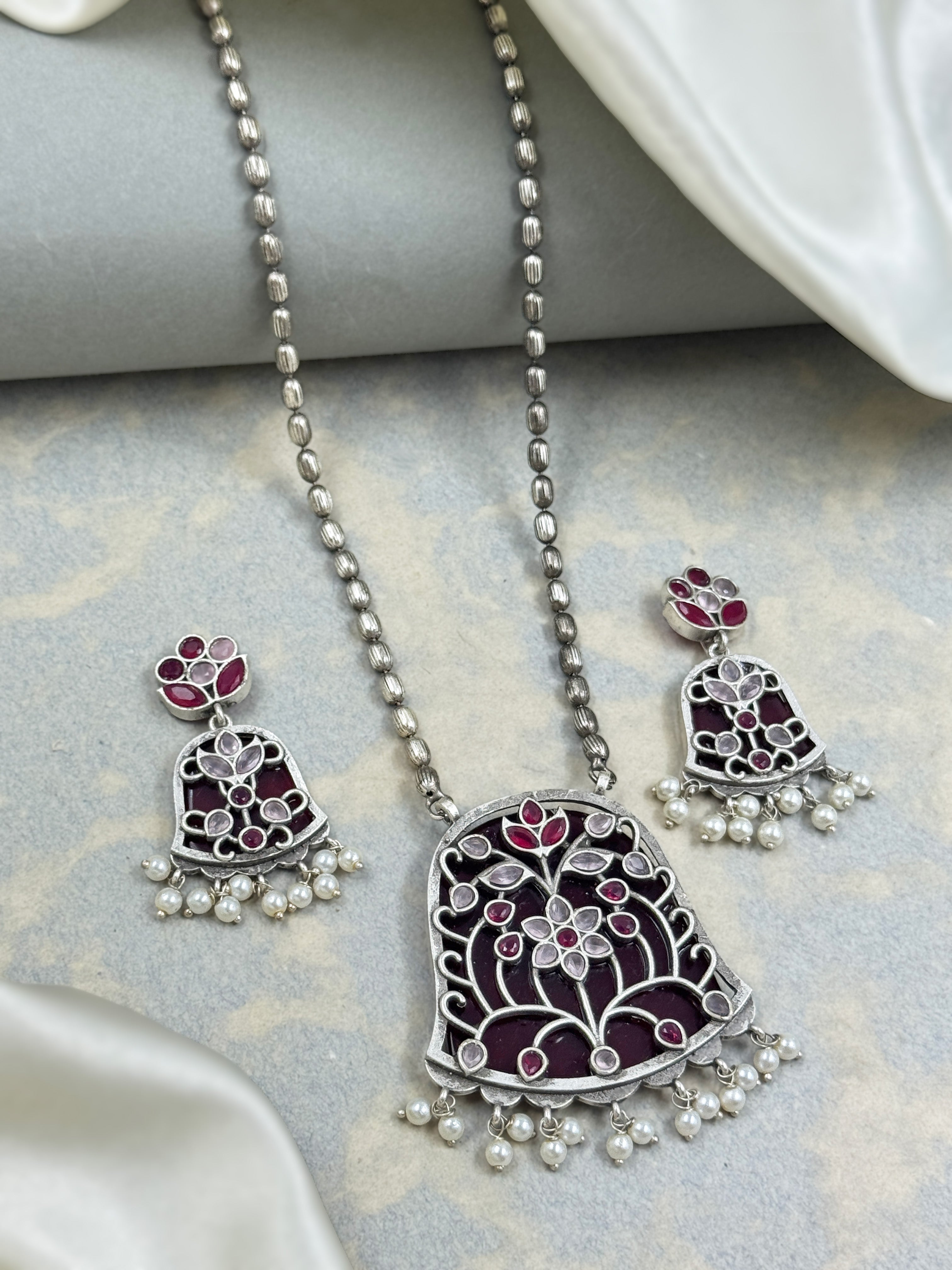 MANASVI STONE NECKLACE SET