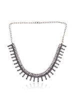 Load image into Gallery viewer, TRISHA BRASS MATERIAL SHORT NECKLACE