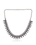 Load image into Gallery viewer, TRISHA BRASS MATERIAL SHORT NECKLACE