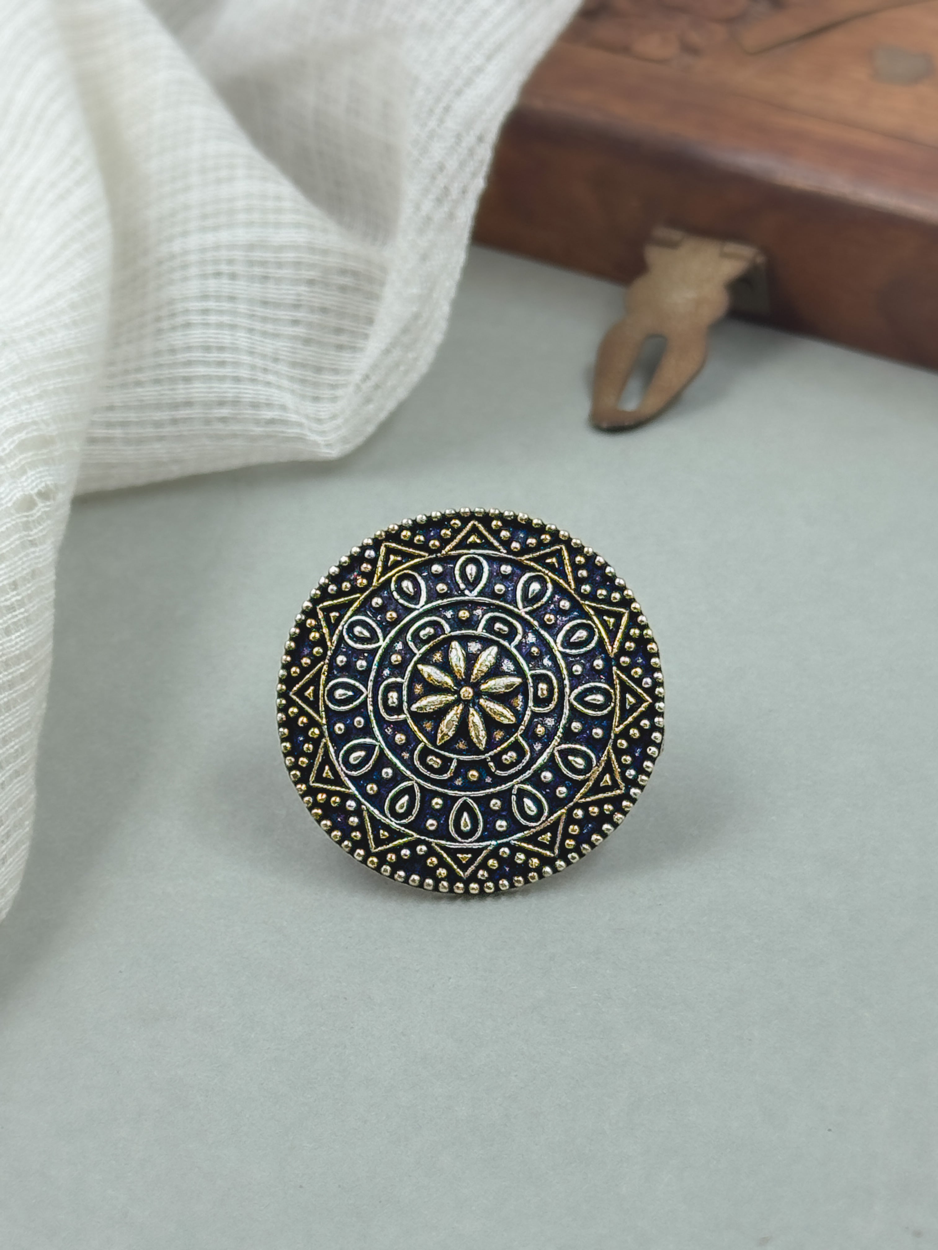AAROHI TWO TONE OXIDISED RING
