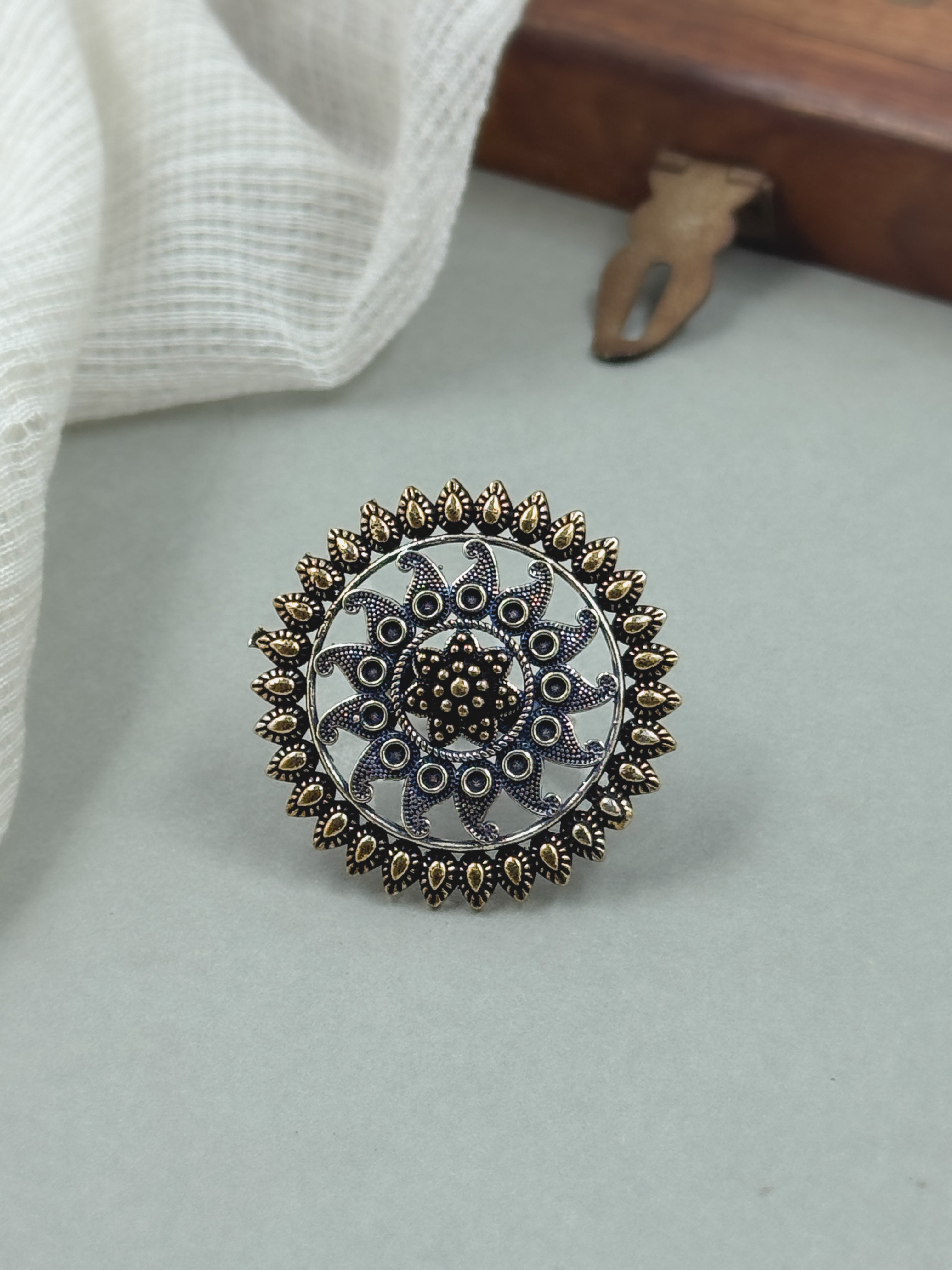 VEDIKA TWO TONE OXIDISED RING