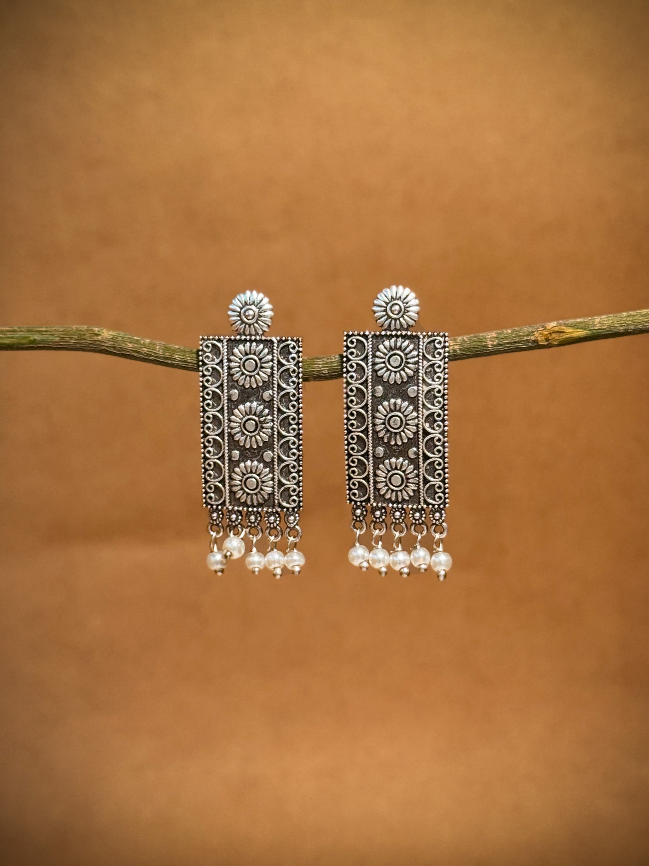 ZIVA SILVER LOOKALIKE DANGLER EARRINGS