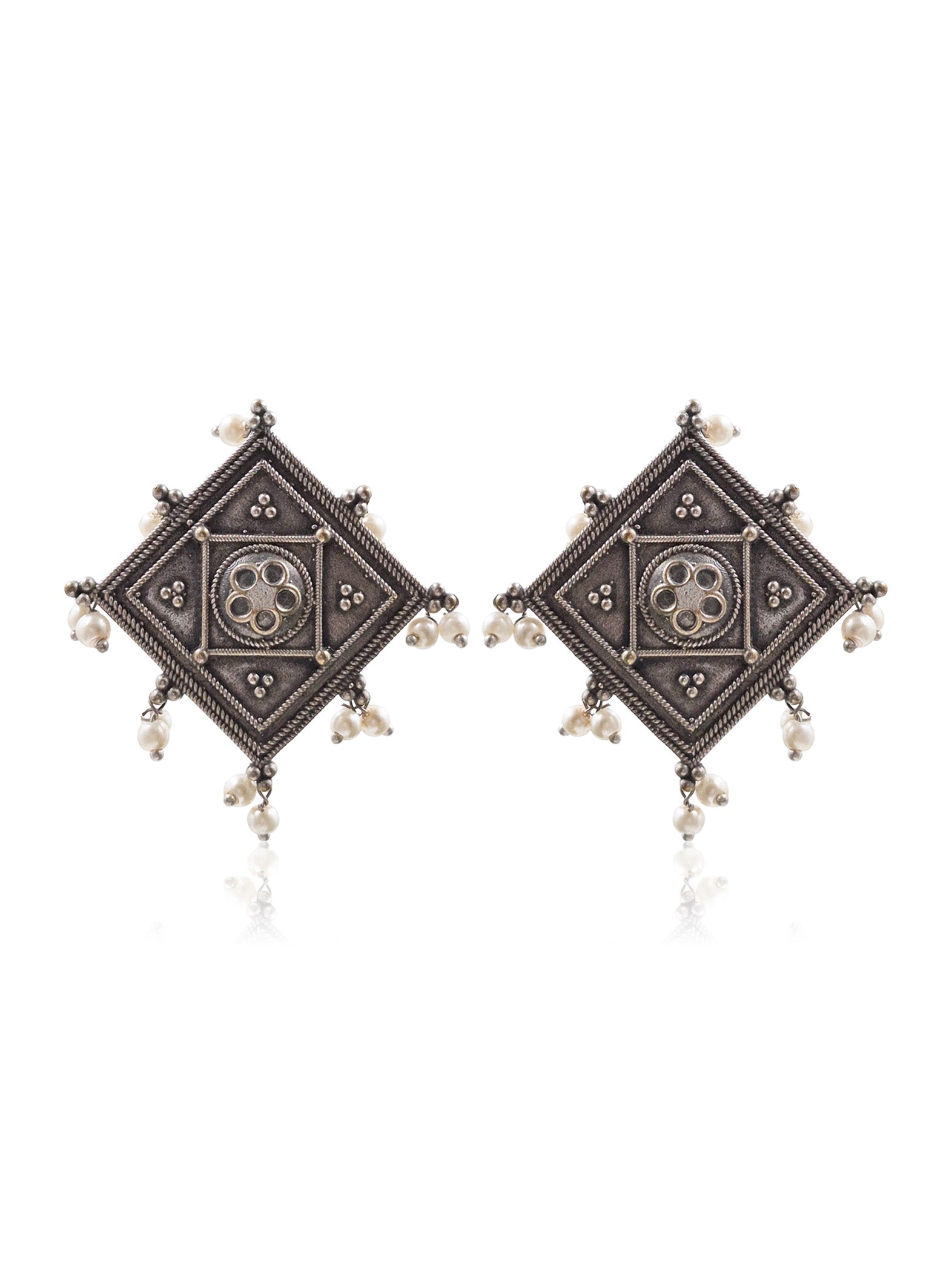 EESHA SILVER LOOKALIKE STUD EARRINGS