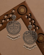 Load image into Gallery viewer, Kashish Silver Lookalike Earrings