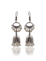 Load image into Gallery viewer, Pearl Bloom Dangler Earrings