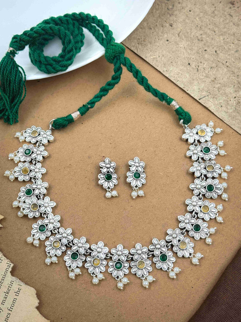 Pranvi Stone Necklace Set
