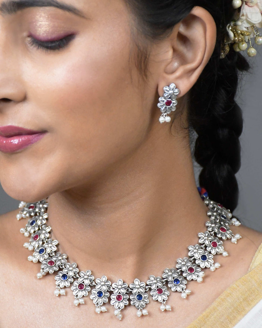 Pranvi Stone Necklace Set