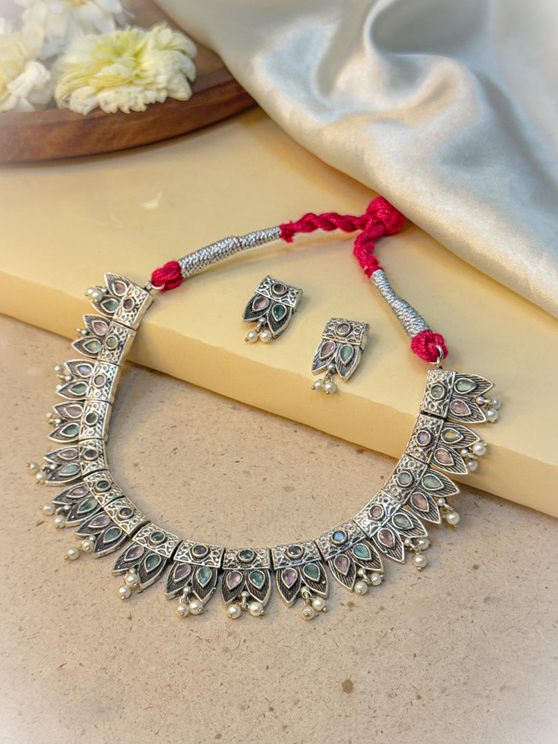 Aachal Stone Necklace Set