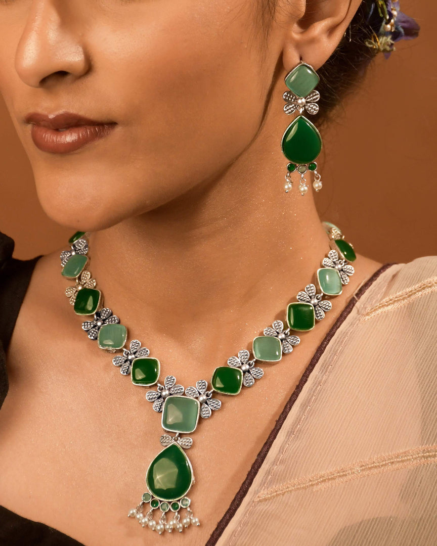 Ravya Stone Necklace Set