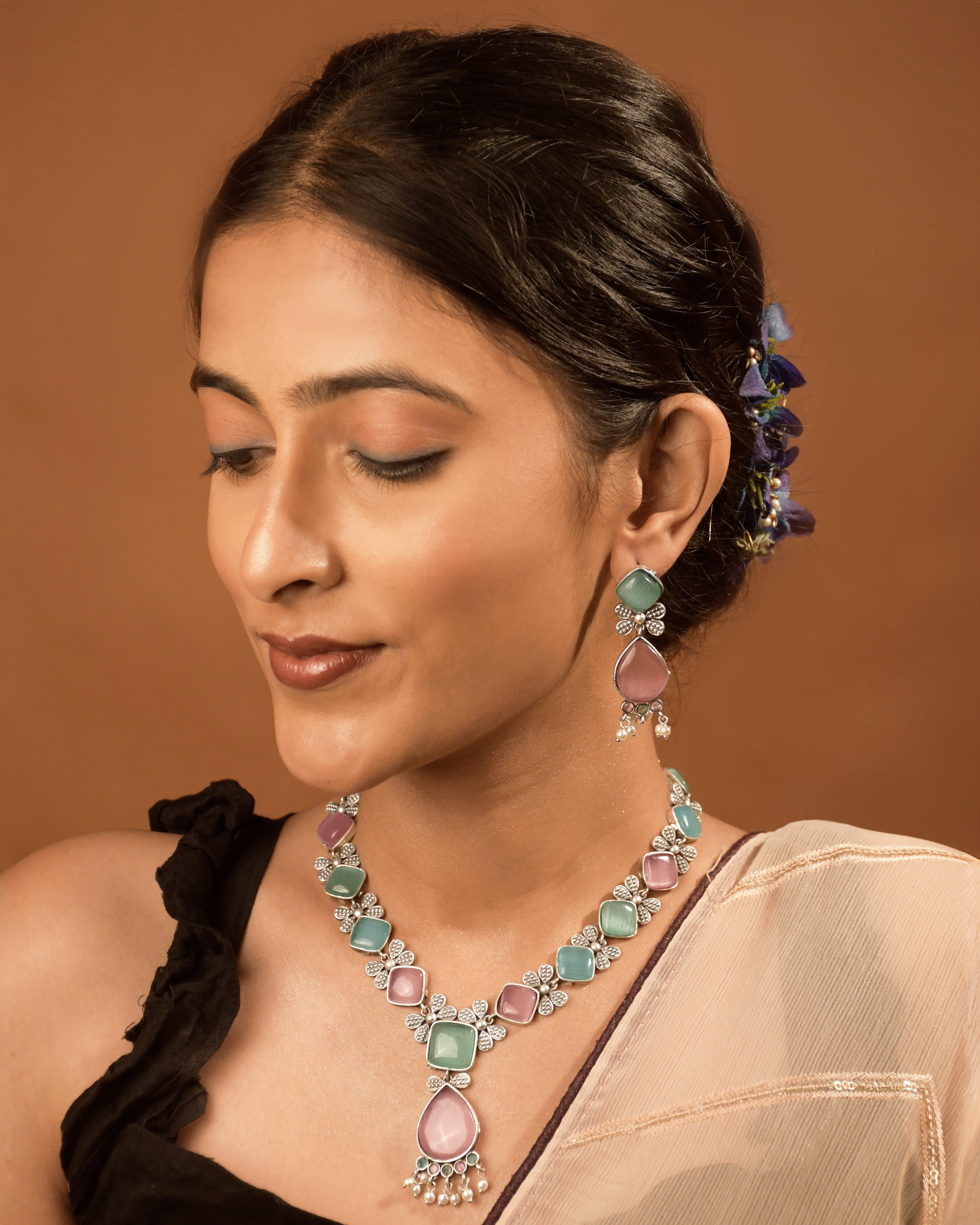 Ravya Stone Necklace Set