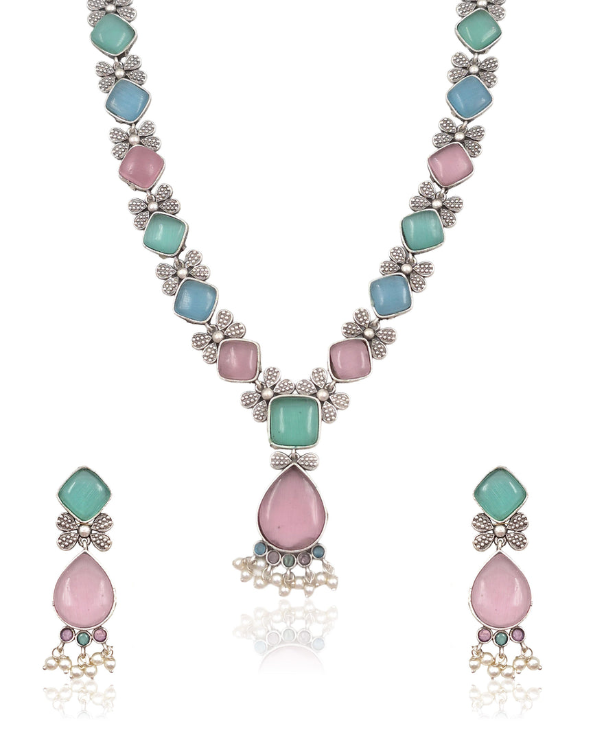 Ravya Stone Necklace Set